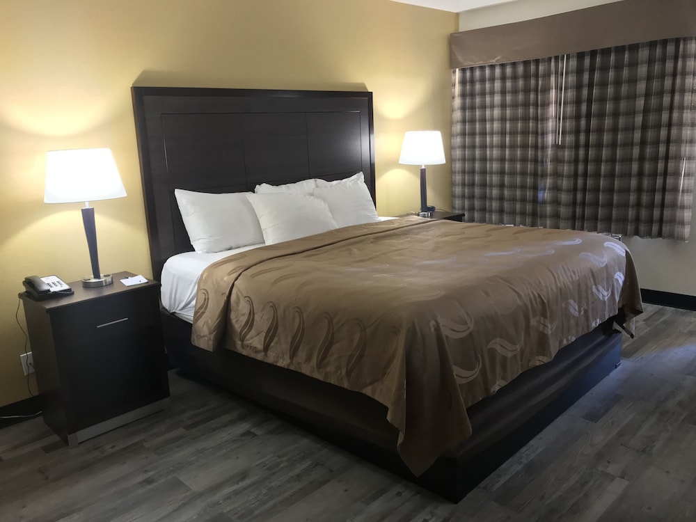 SureStay by Best Western Mesa Downtown Area 10/28