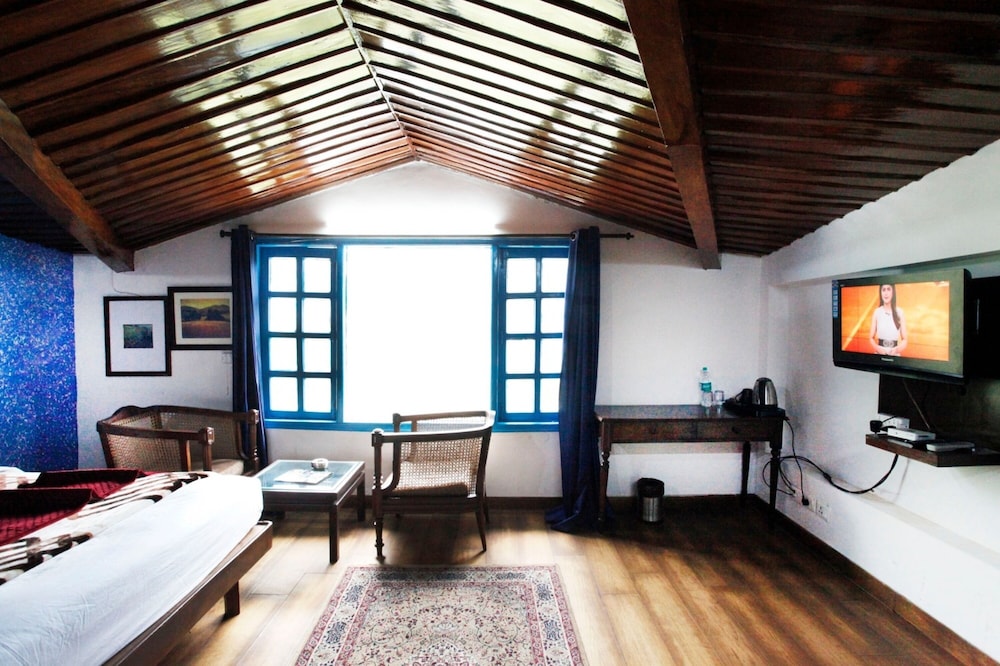 Premium, King Bed, Manu Maharani Regency 9/10