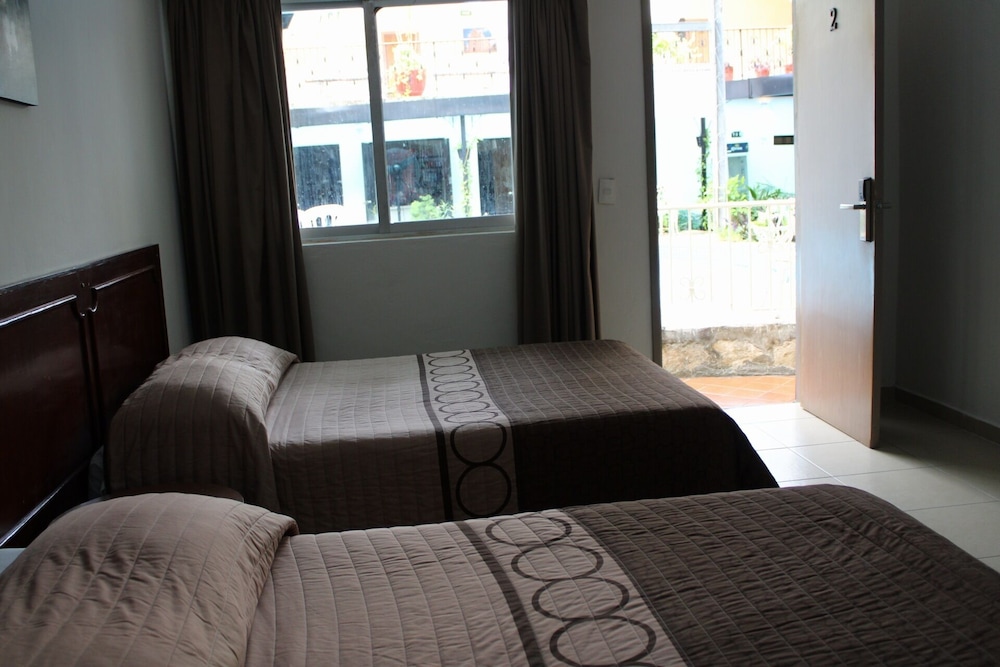 SUITE HOTEL MARIA DE LA LUZ 27/41