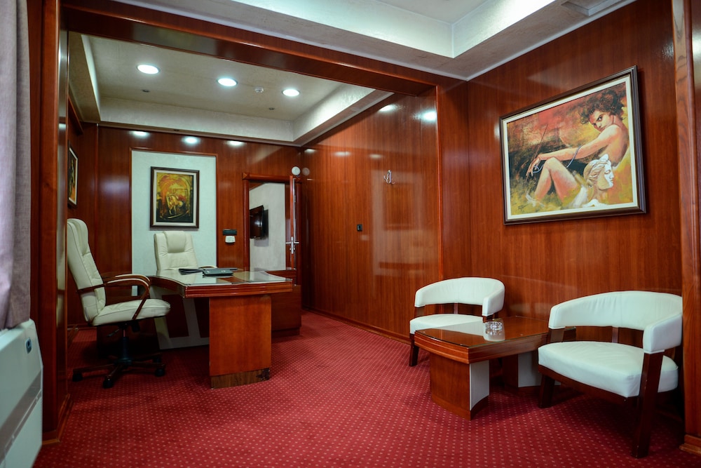 Prezident Hotel 55/75