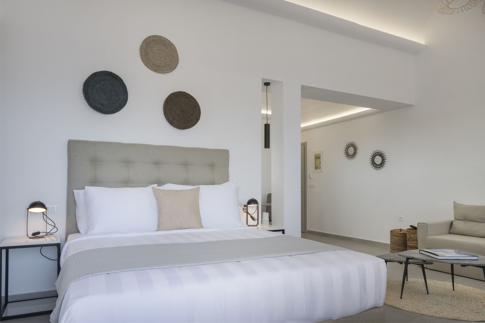 Suite, Queen Bed, Caldera View, Sofa, Hot Tub