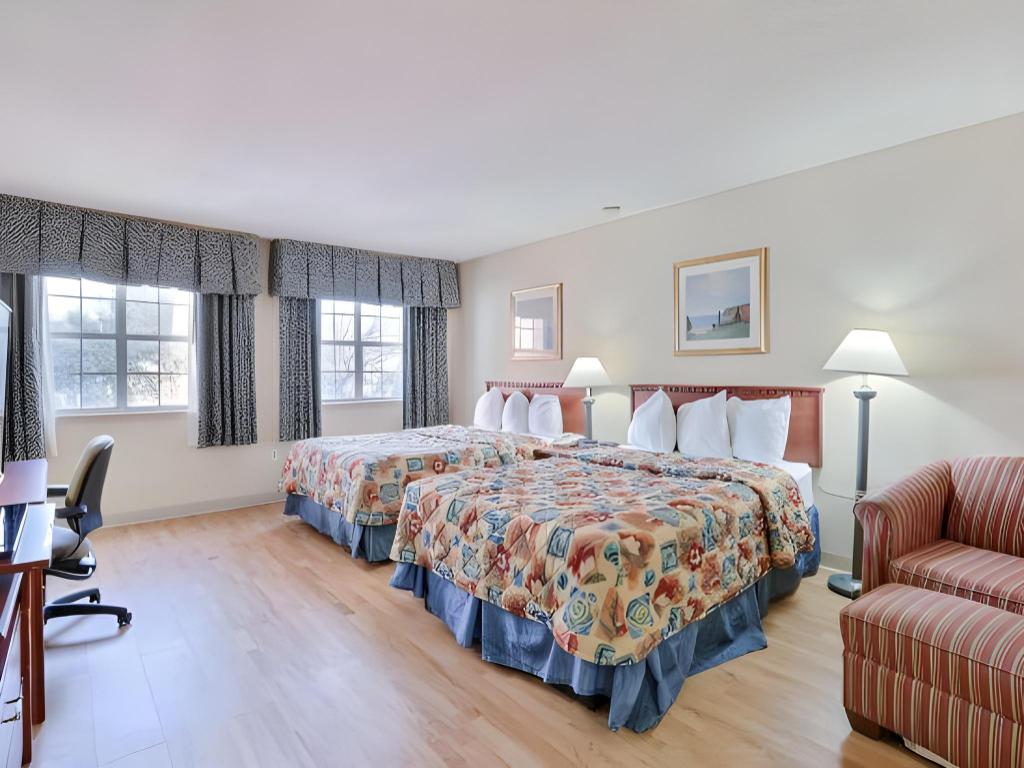 2 Queen Beds Mobil Access Tub Nsmk Kitchen