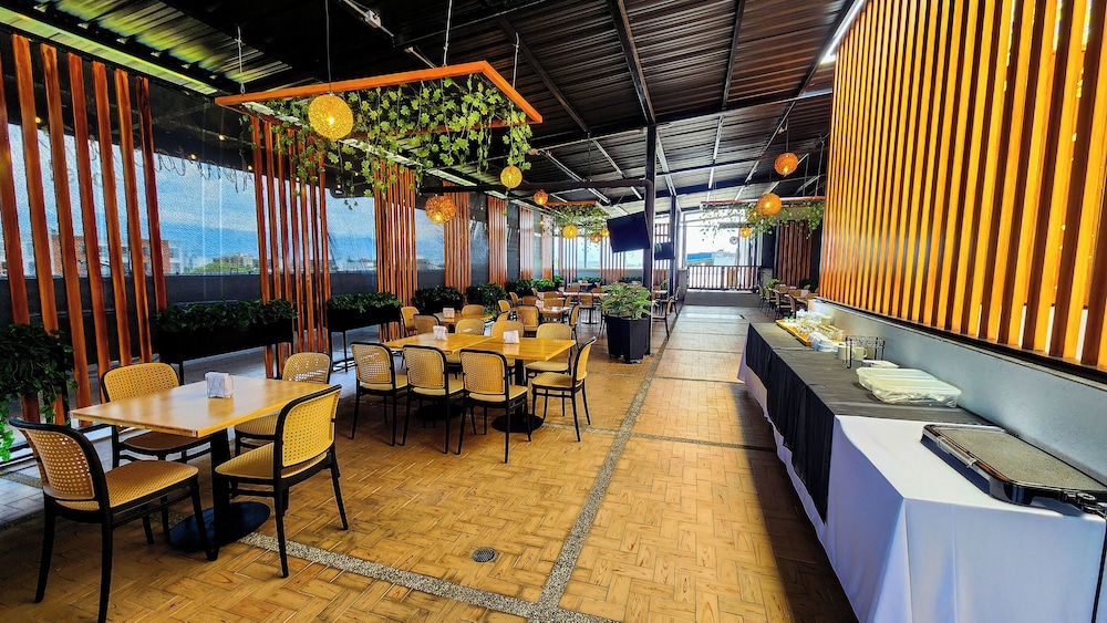 Hotel BE Suites Cali 36/50