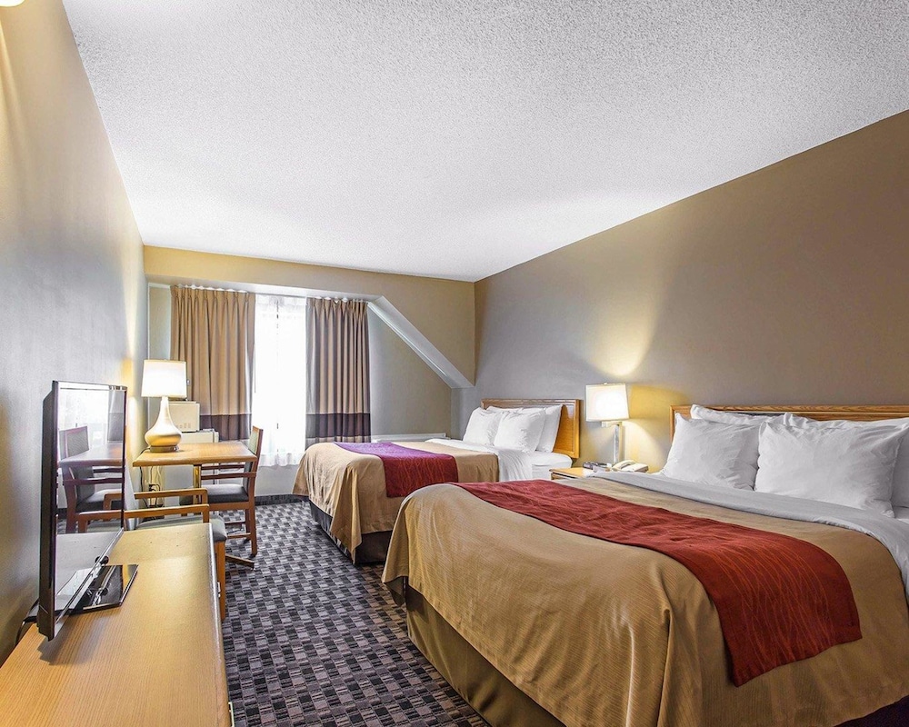 Comfort Inn Midland 24/42