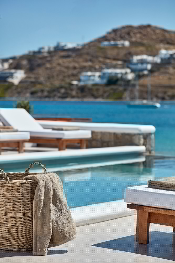 Mykonos Waves Beach House Suites 33/44