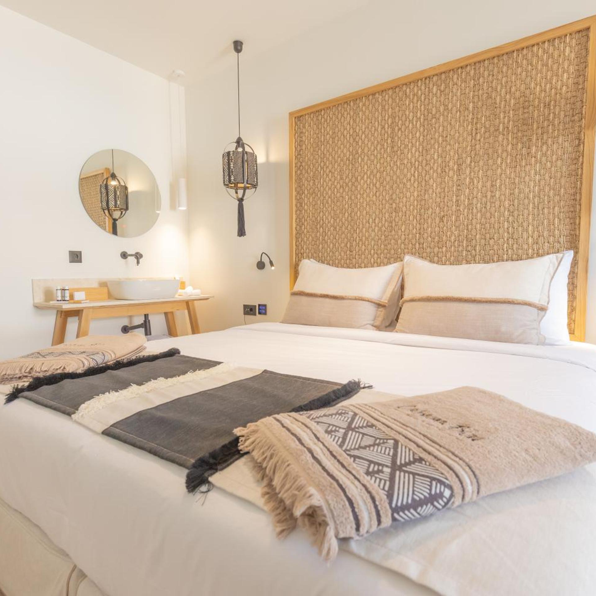DOUBLE ROOM DELUXE GARDEN VIEW OR POOL VIEW