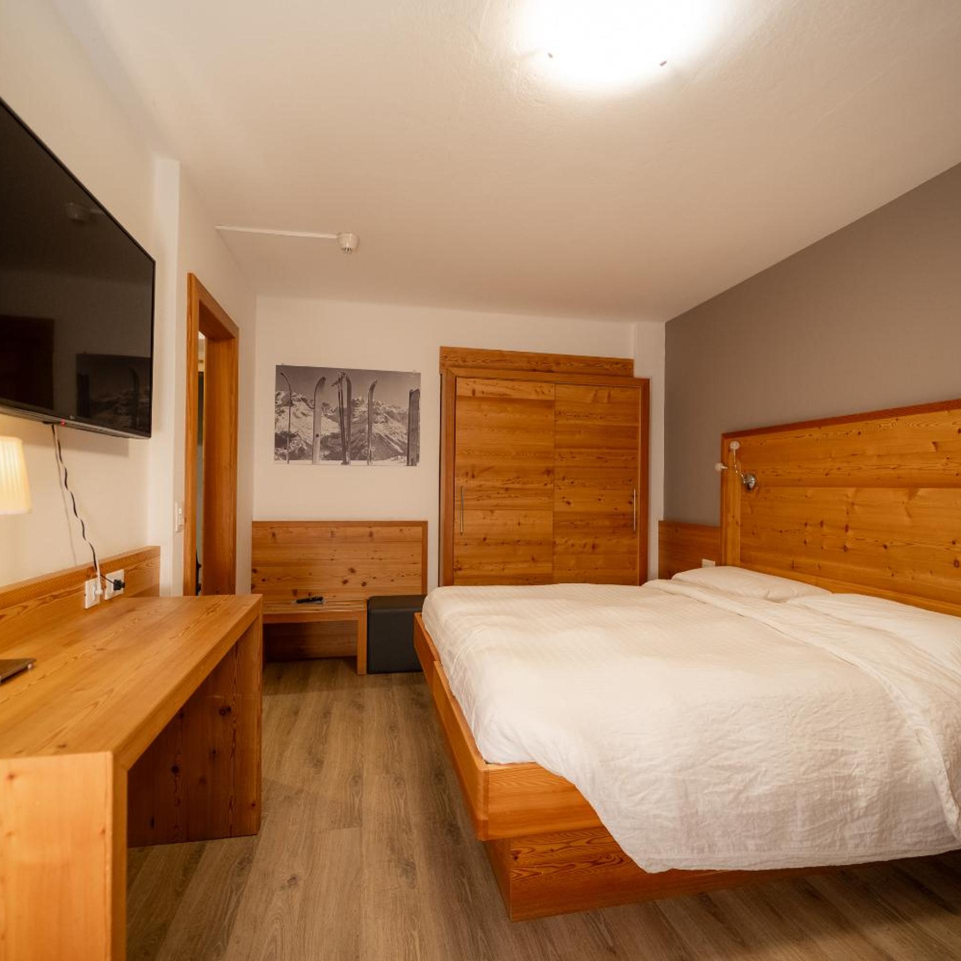 ROOM, TRIPLE