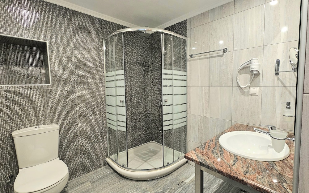 Minos Boutique Hotel 47/50