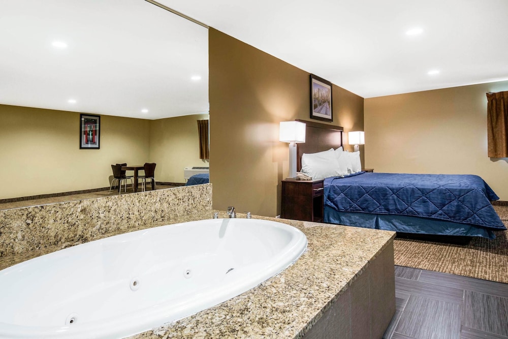 Rodeway Inn Lyons - La Grange 19/35