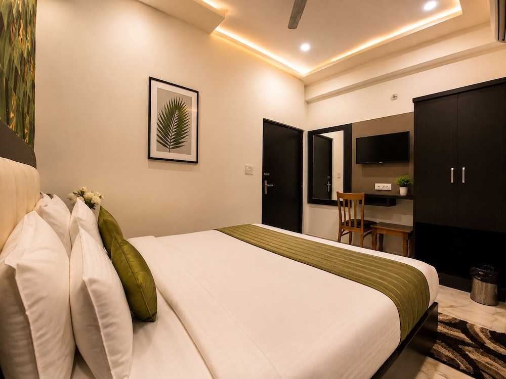 AARADHYA RESIDENCY 30/50