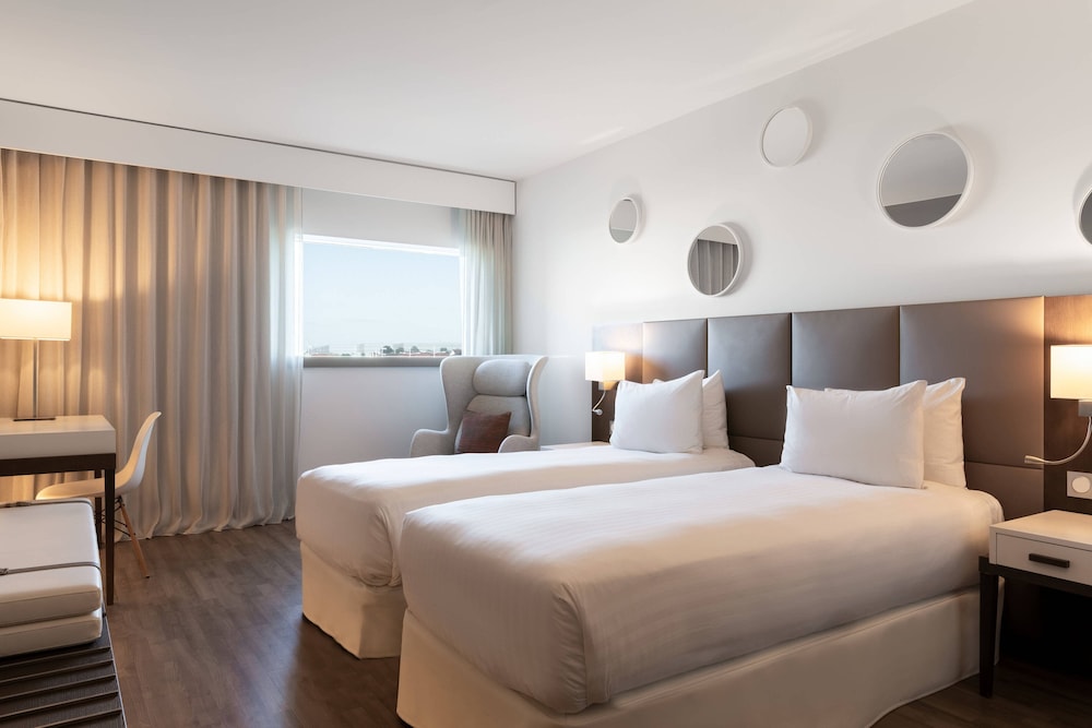 Ac Hotel Paris Le Bourget Airport 10/50
