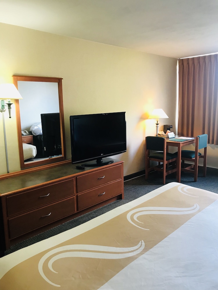 Quality Inn Hermitage South 12/48