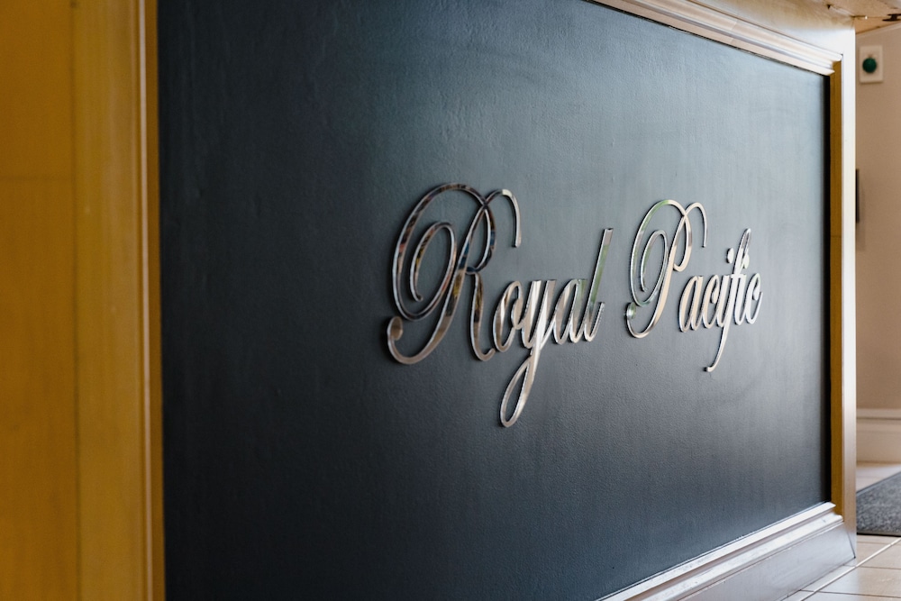 Royal Pacific Resort 14/34