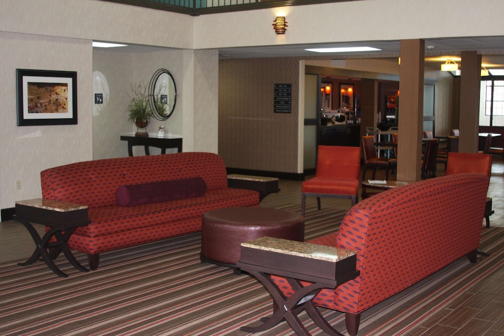 Hampton Inn Russellville 34/53