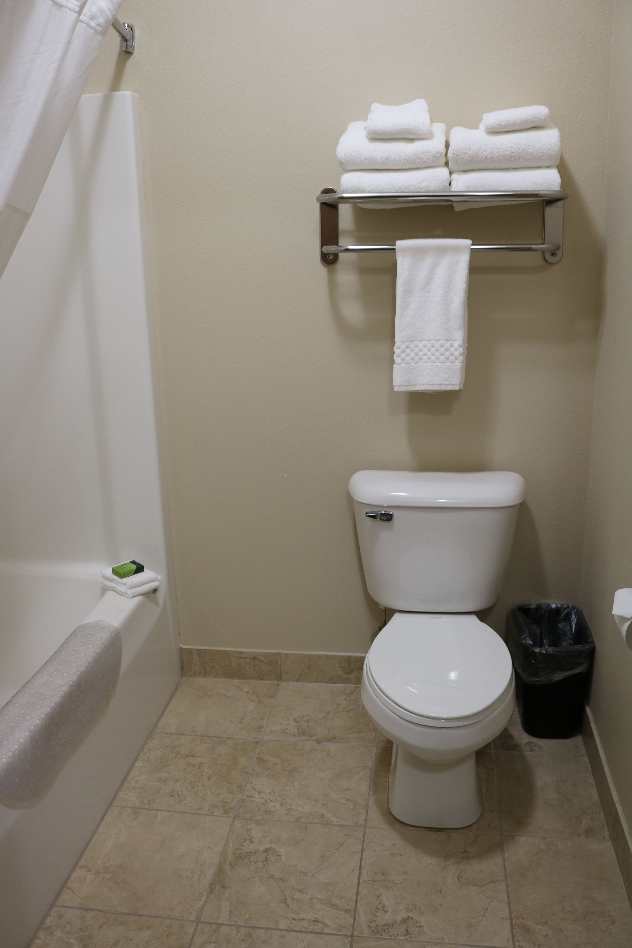 Rock Island Inn Suites 41/44
