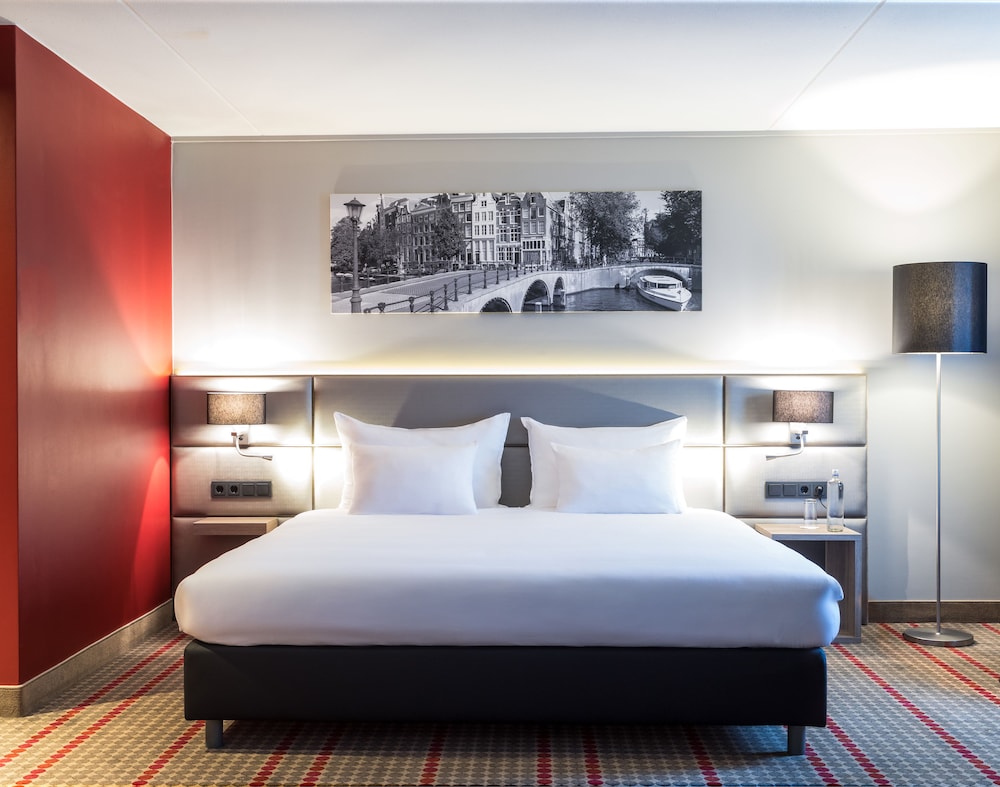 SUPERIOR, SUITE, KING BED