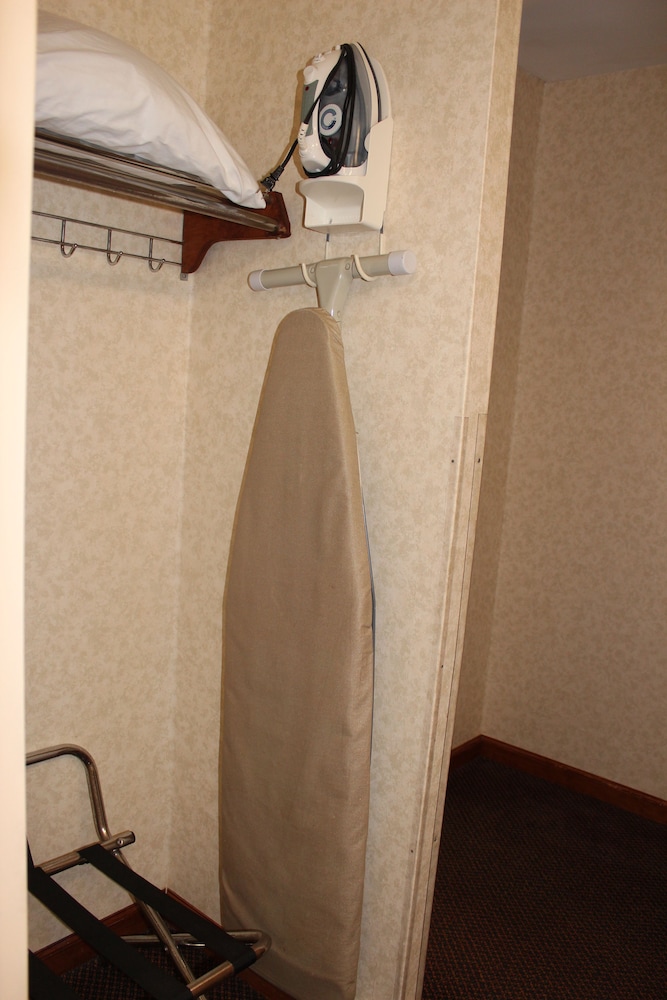East Norwich Inn-Oyster Bay, Long Island, NY 54/54