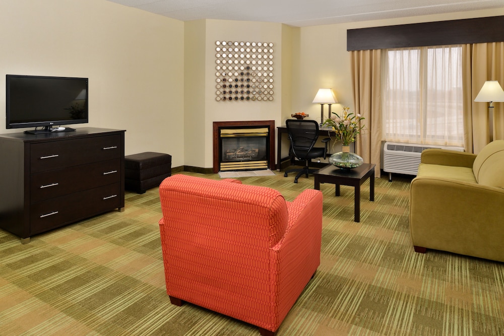 Holiday Inn Express And Suites Indianapolis W Airport Area 41/65