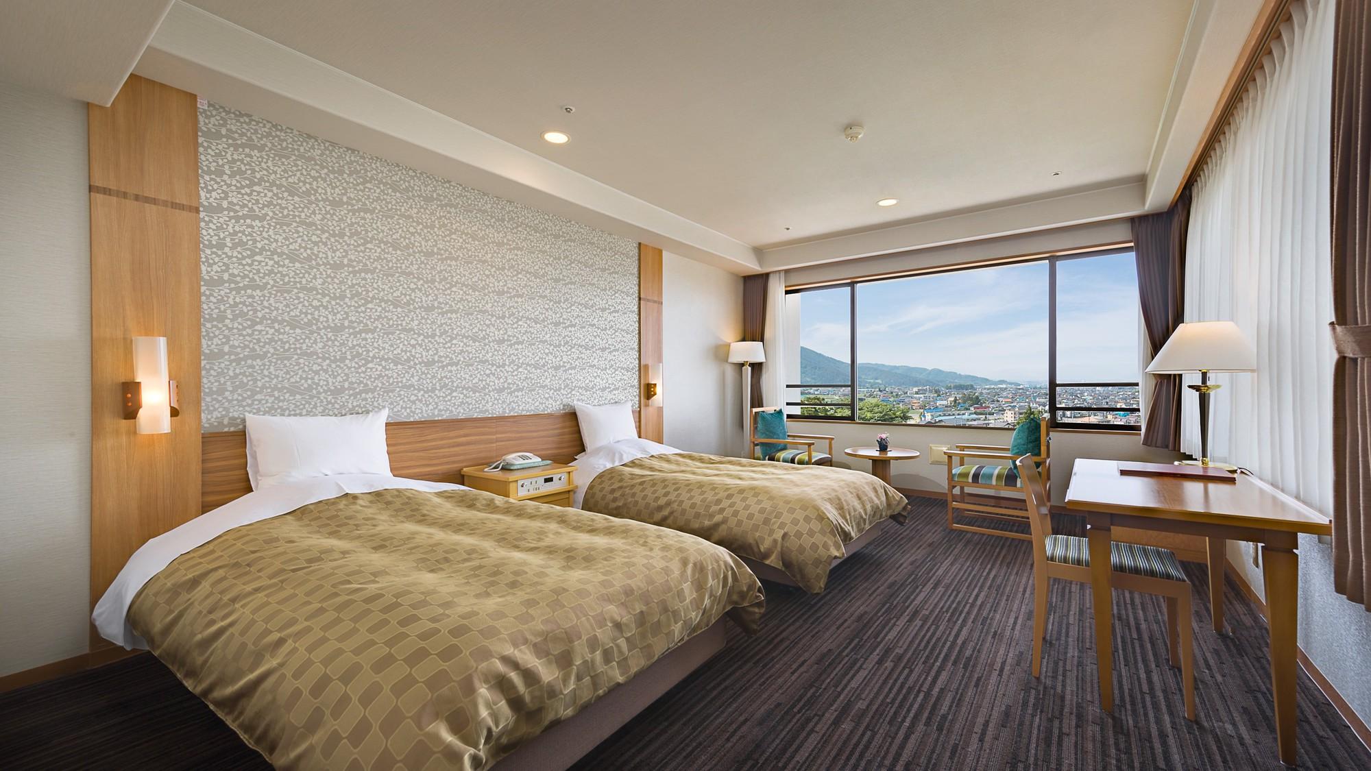 Deluxe, Twin Beds, Central Location View, Night View