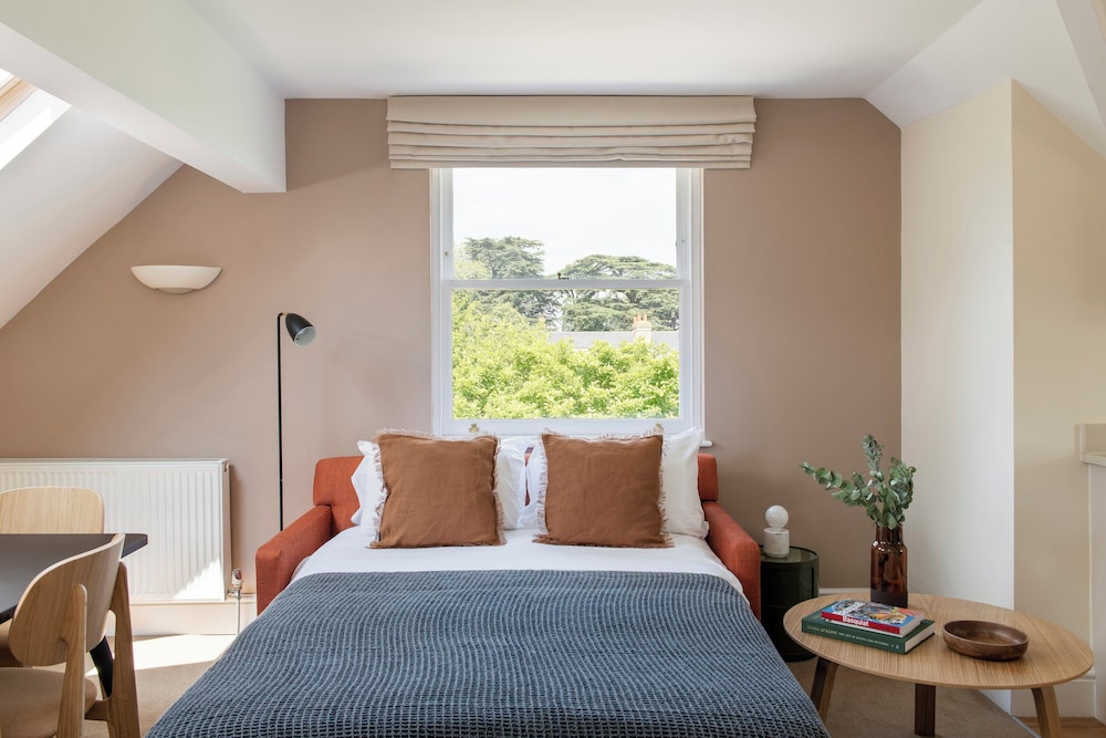SACO Reading - Castle Crescent 24/64