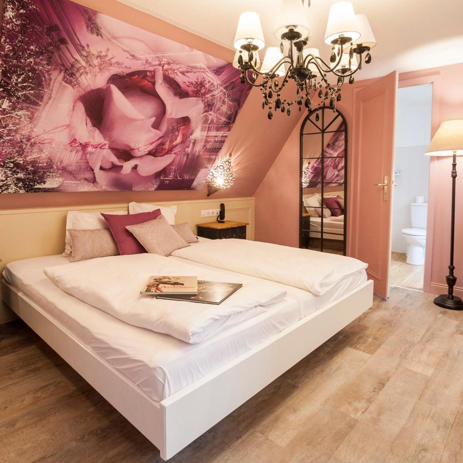 Room, Twin Beds, Hotel Roses Ex Hotel Aux Trois Roses 7/10