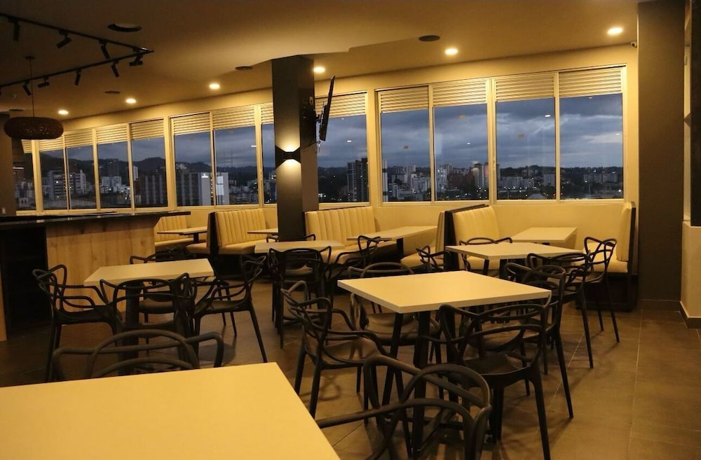 Giluxe Hotel Pereira 26/36