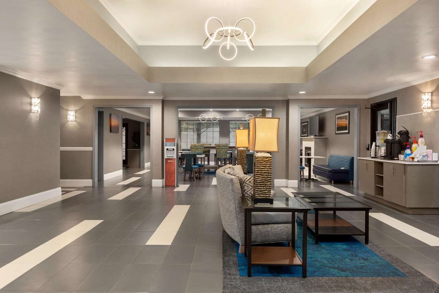 La Quinta Inn & Suites by Wyndham Dublin 7/67