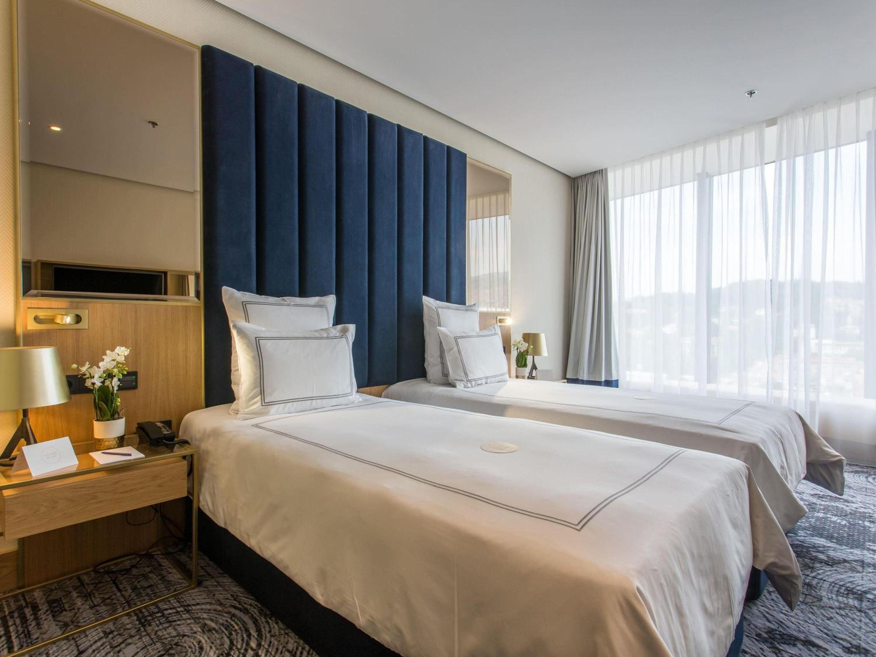 Classic, Single Bed, Queen Bed