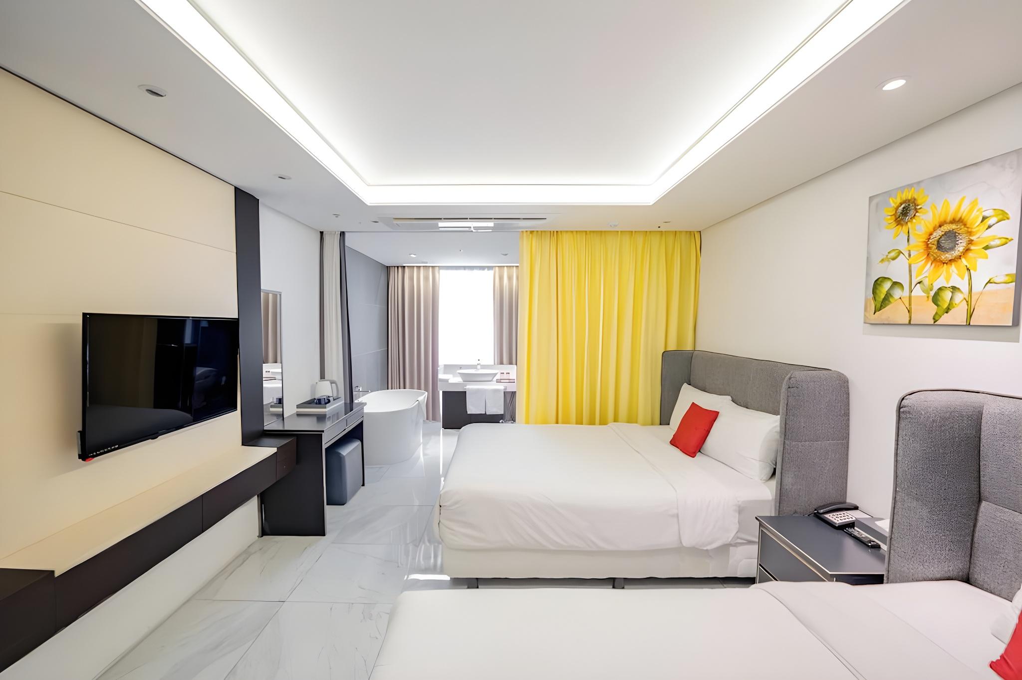 Deluxe, Twin Beds
