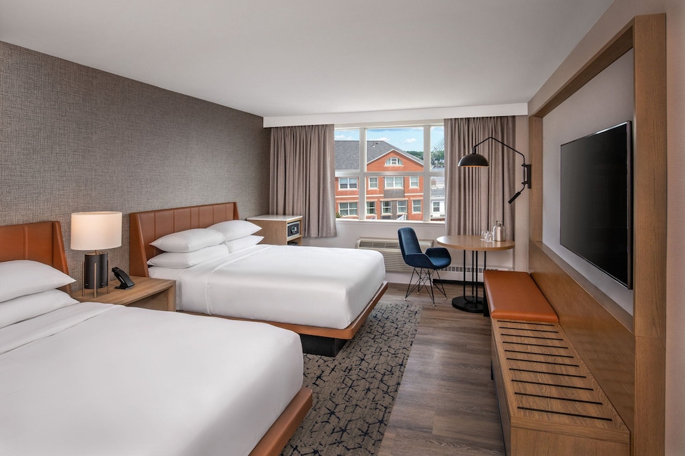 Sheraton Portsmouth Harborside 13/47