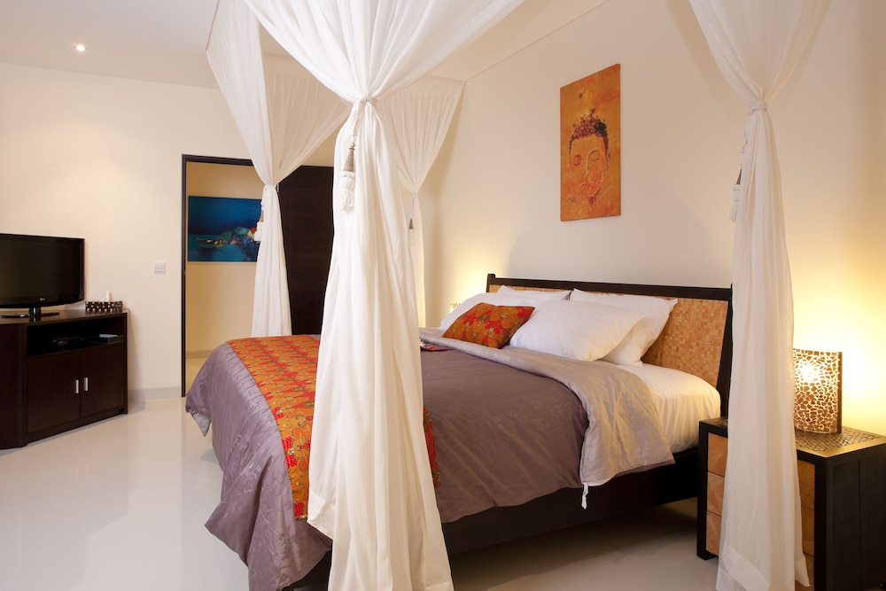 Elok Villas 16/38