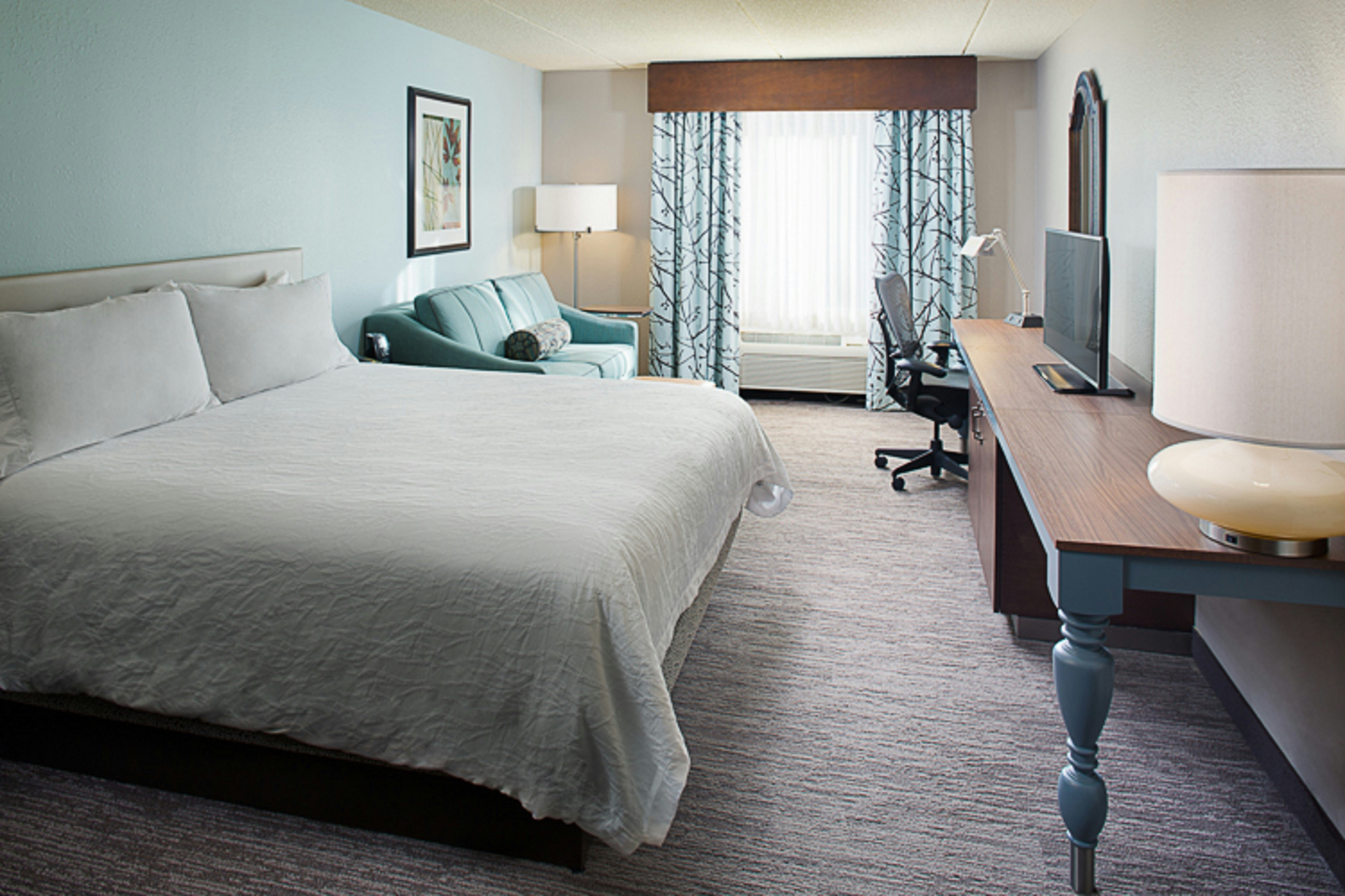 ROOM, KING BED, SOFA