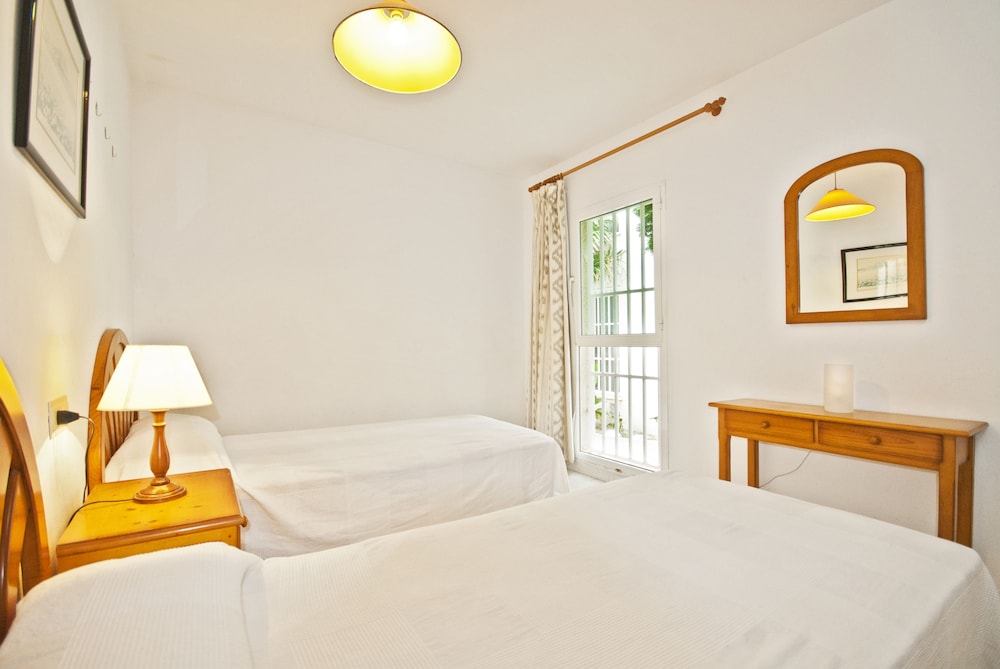 Llevant Apartamentos 7/37