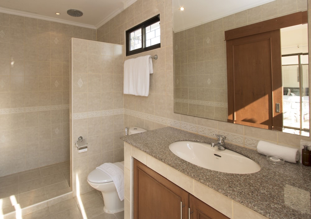 Avoca Pool Villas 48/50