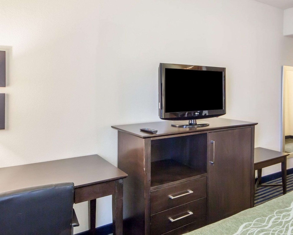 Quality Inn Tulsa-Downtown West 19/27