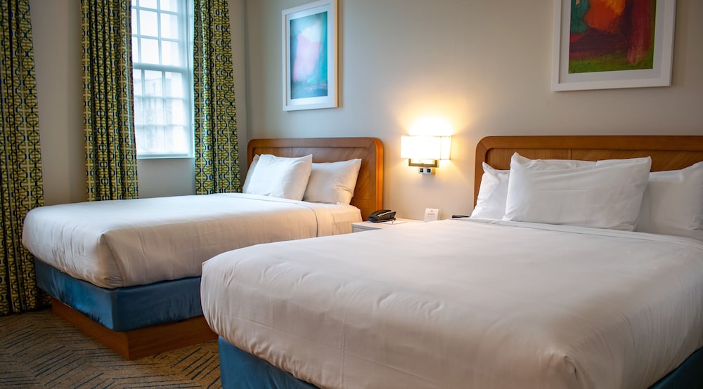 Centennial Plaza Resort Gulfport 8/50