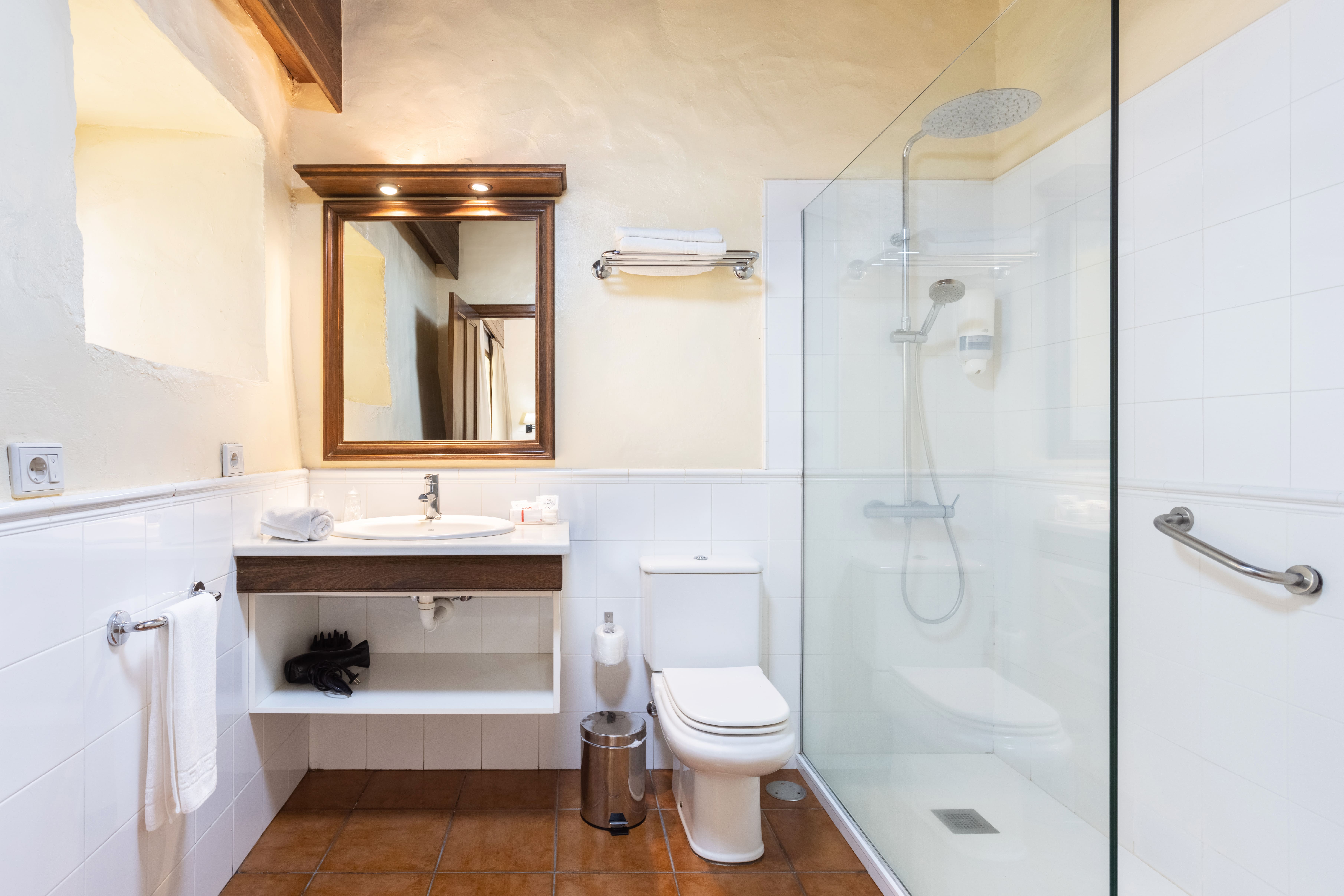 Basic, Double or Twin Bed, Hotel Rural El Patio 2/2