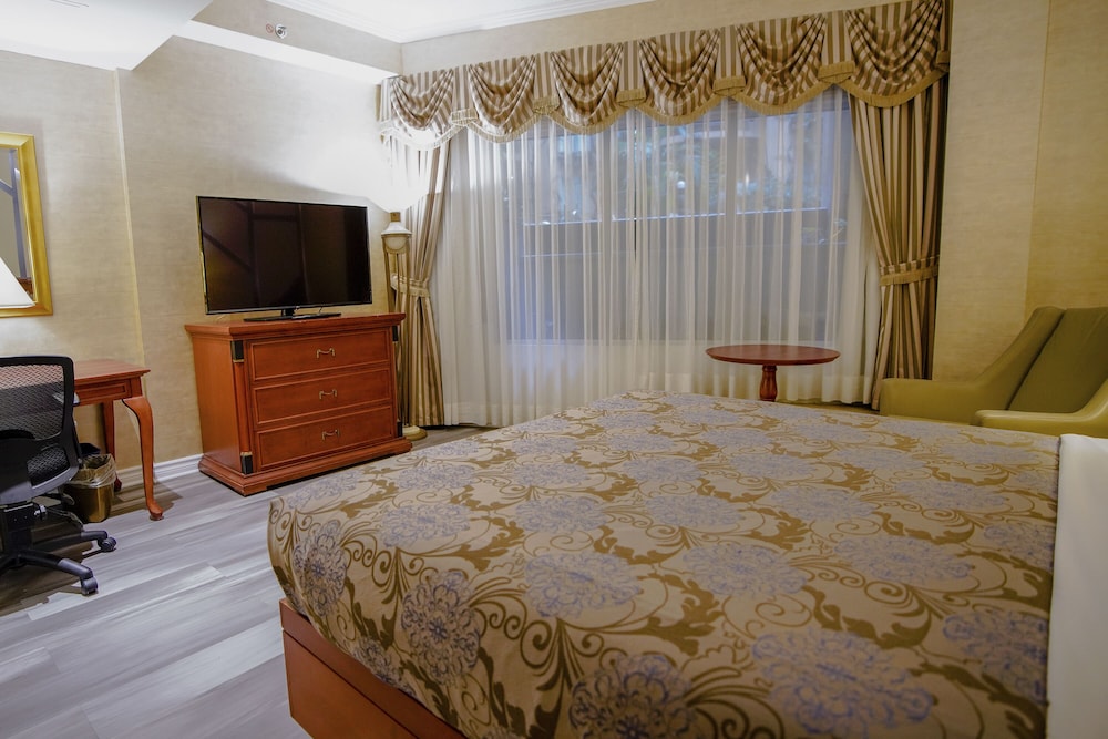 Palace Royal Hotel 24/79