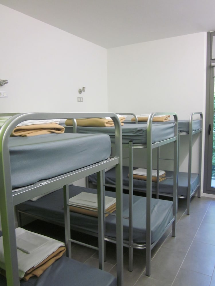 Green Nest Hostel Uba Aterpetxea 50/66