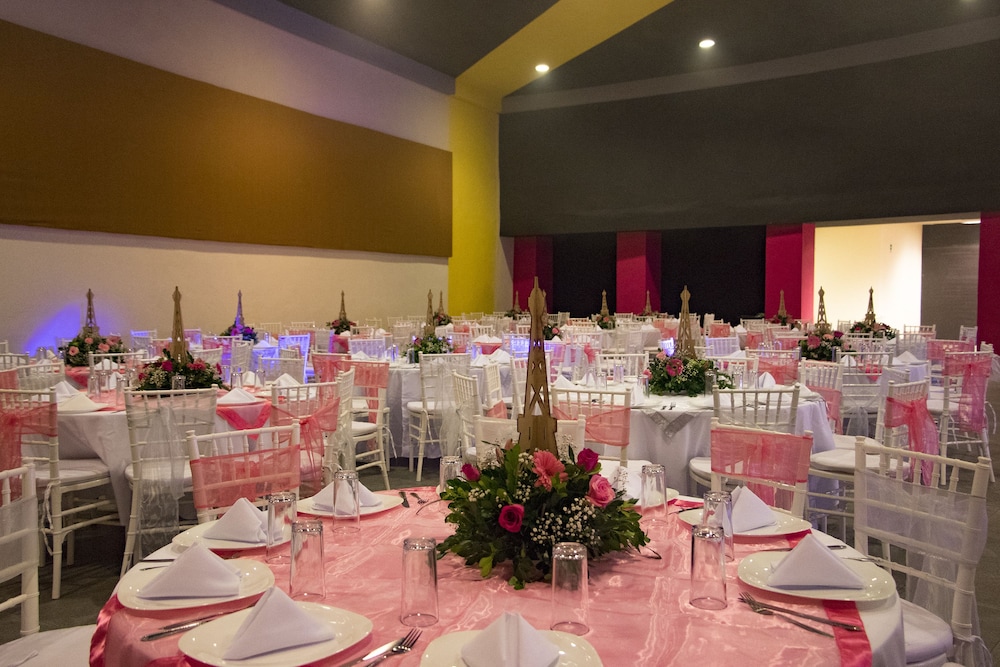 Hotel Ross Morelia 16/17