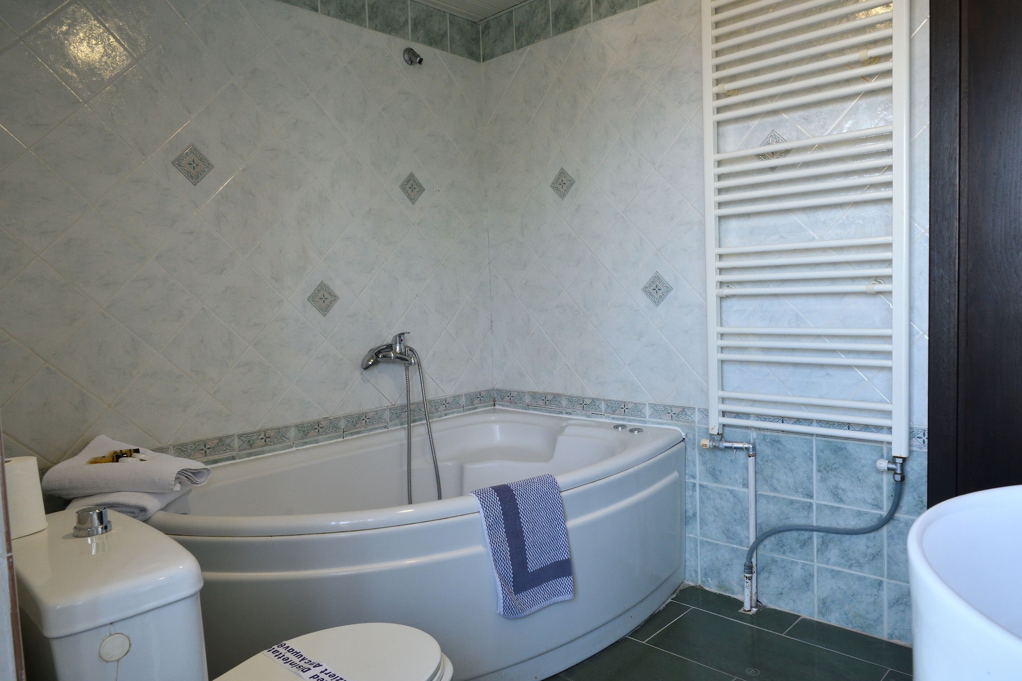 غرفة قياسية ثلاثية بسرير مزدوج، Four Seasons Skg Thessaloniki 7/7