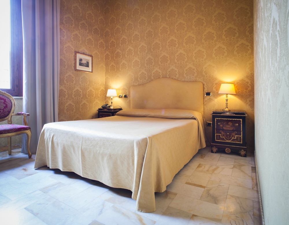 Des Epoques Hotel 21/63