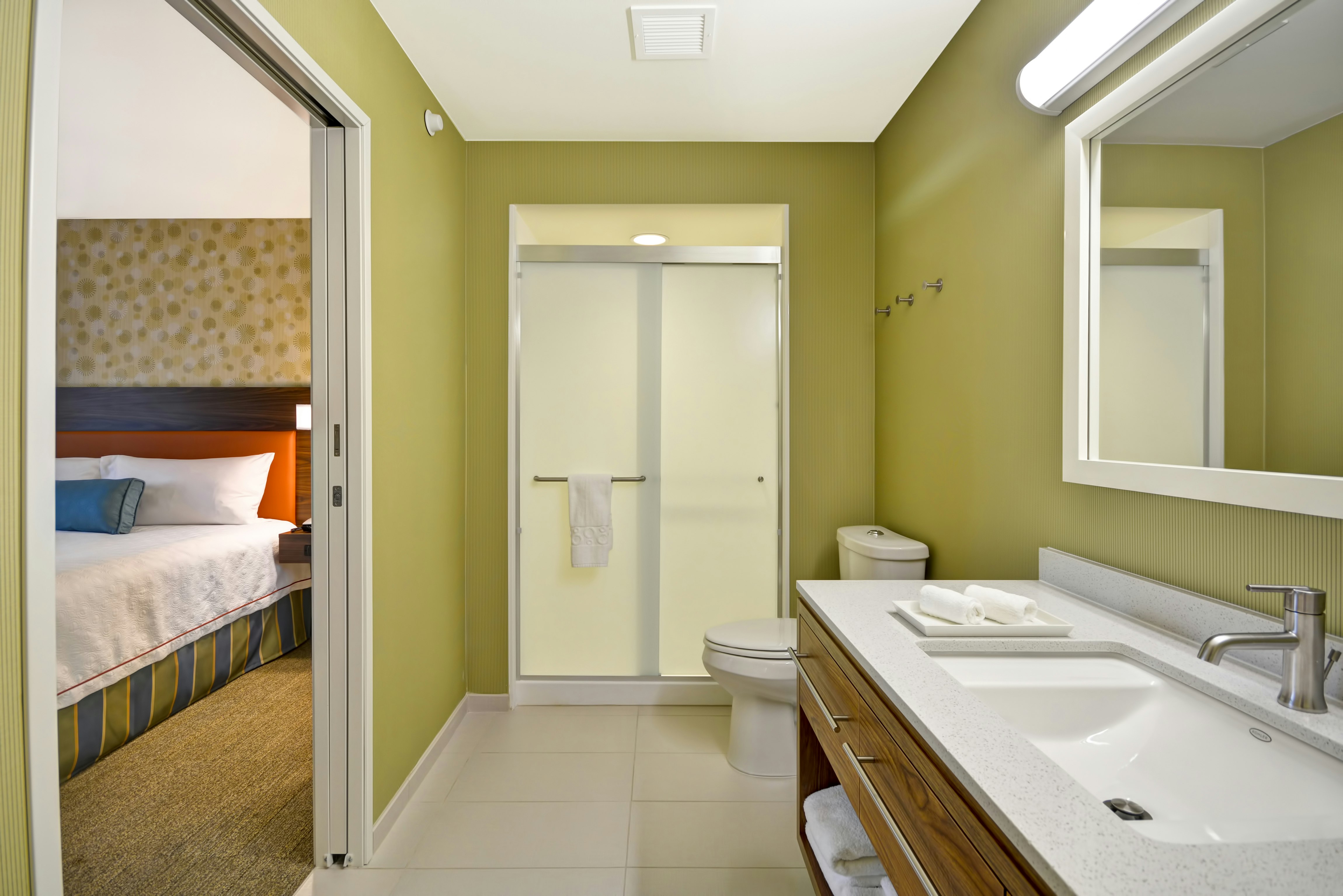 1 BEDROOM, SUITE, KING BED