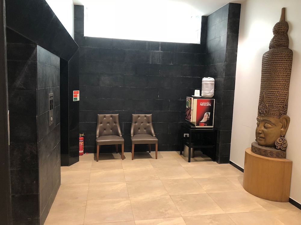 Hotel Leafio Mumbai 29/33