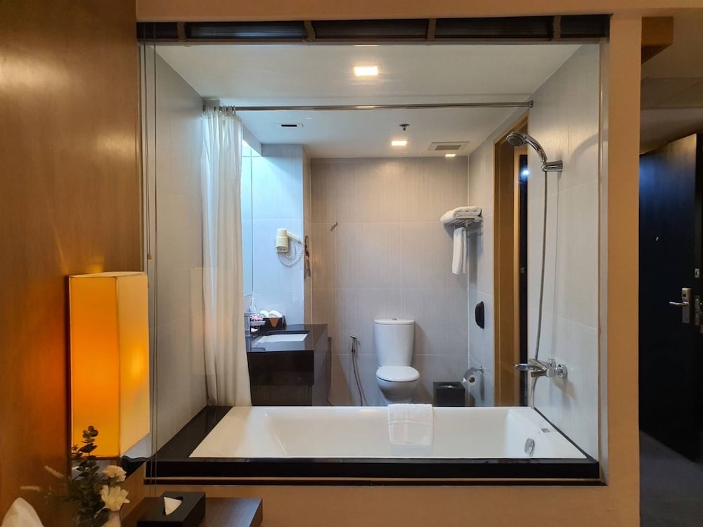 Amaranth Suvarnabhumi Hotel 49/49