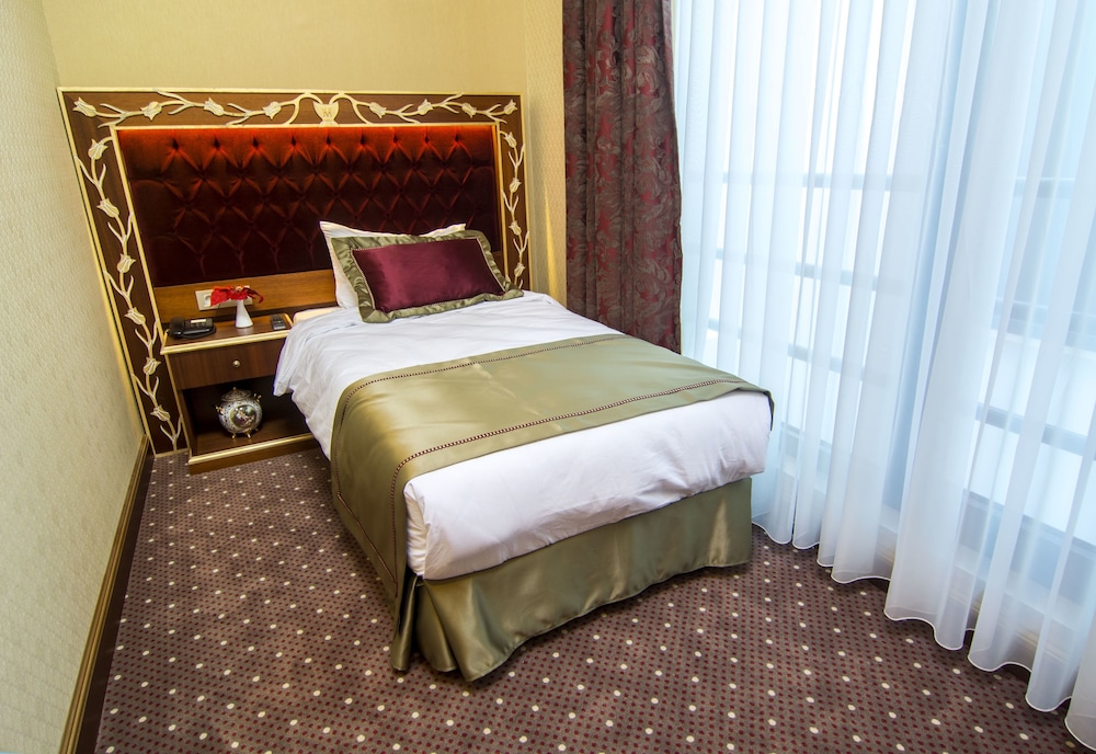MB DELUXE HOTEL 16/59