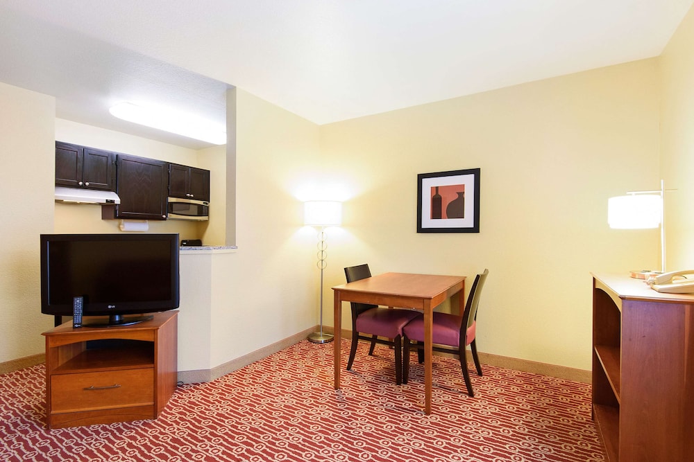 Extended Stay America Suites Chicago Elgin West Dundee 40/58