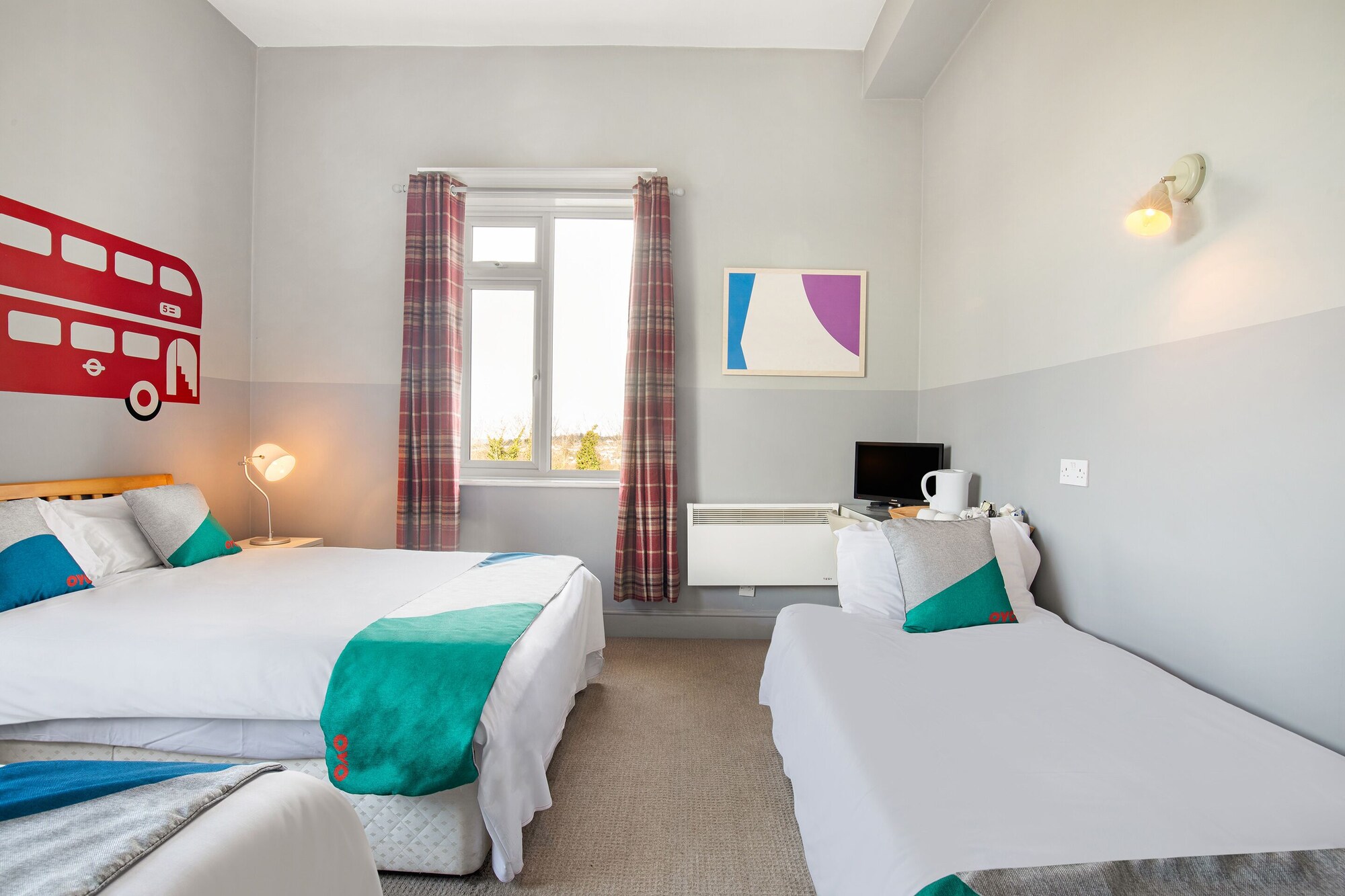 STANDARD, QUADRUPLE, 2 DOUBLE BEDS