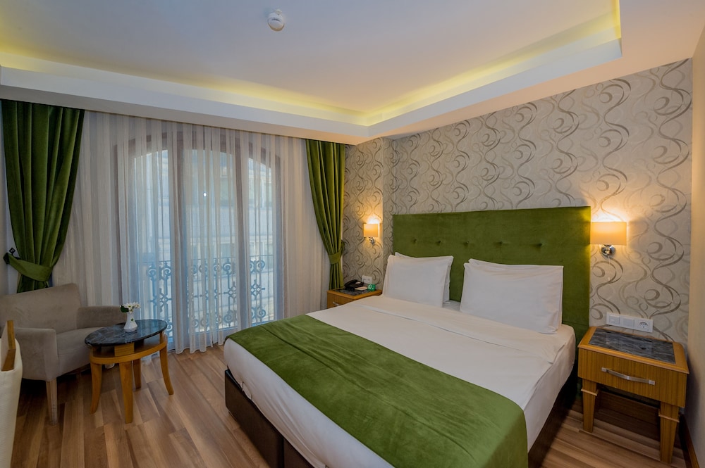 STANDARD, DOUBLE OR TWIN BED