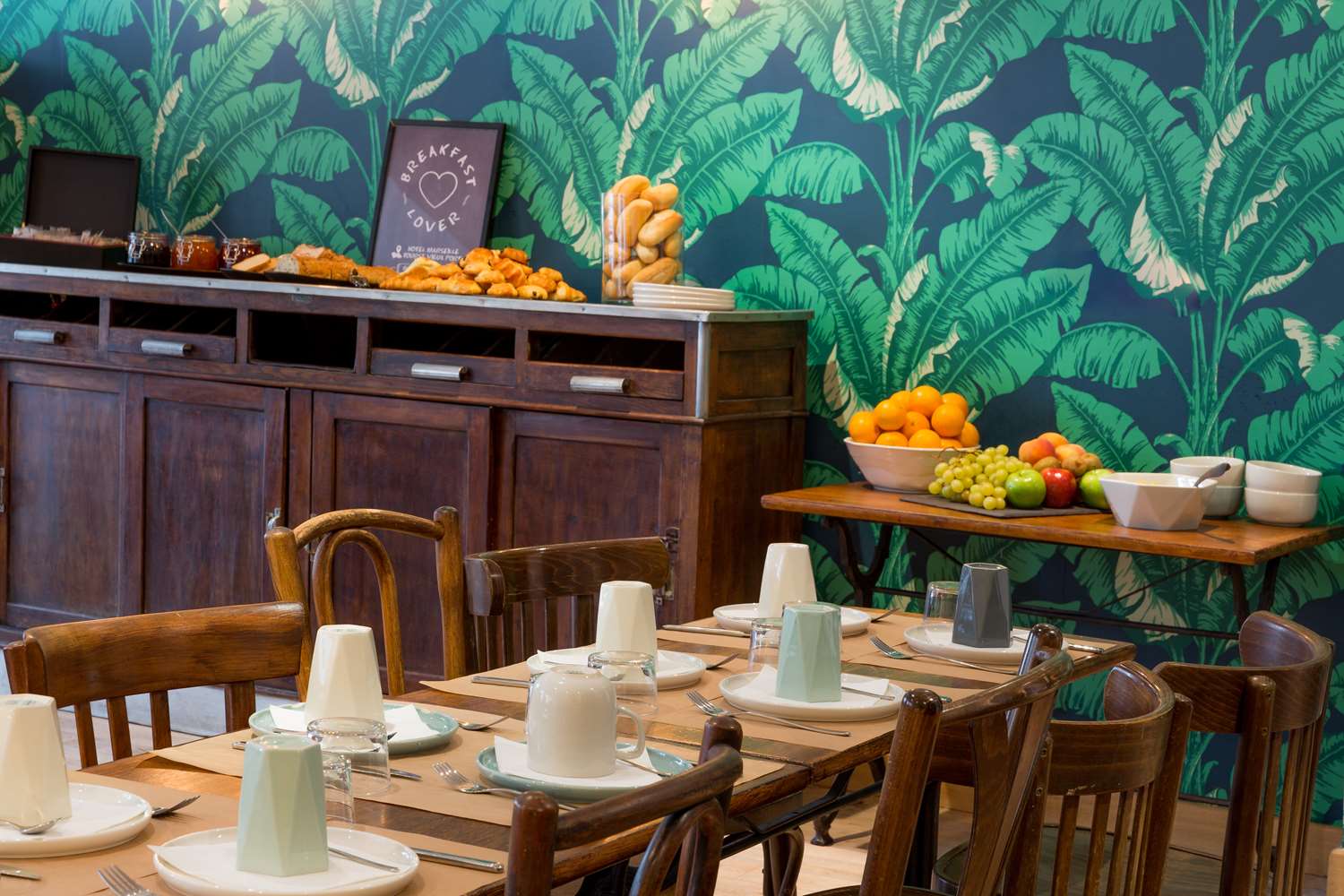 restaurant cafeteria